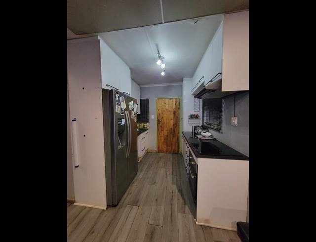 4 BEDROOM HOUSE FOR SALE IN PROTEA GLEN EXT